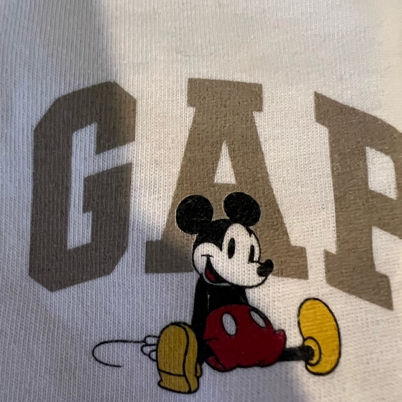 Long sleeve Gap Tshirts - Picture 6 of 10